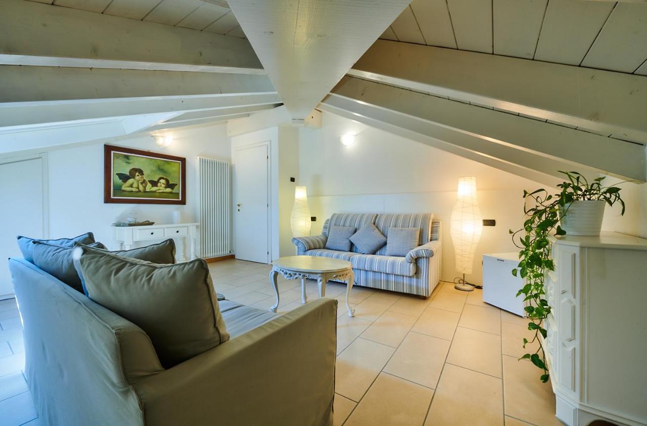 วิลลา อันนามาเรีย บีแอนด์บี Bed & Breakfast โดมาโซ ภายนอก รูปภาพ